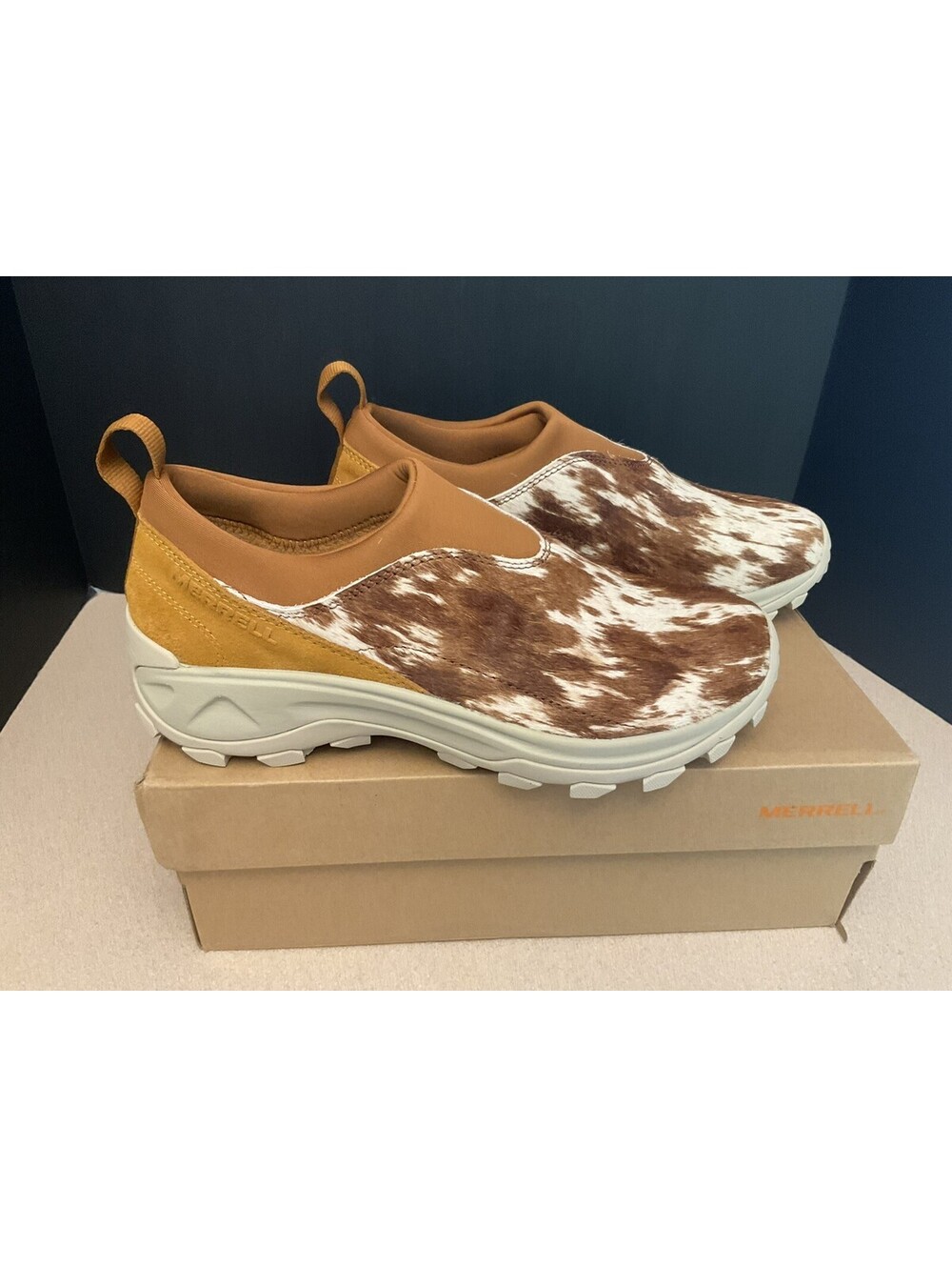 NEW! MENS MERRELL WINTER MOC 3 CH SPICE SLIP ON CALF HAIR SHOES. SIZE 9.5. NICE!